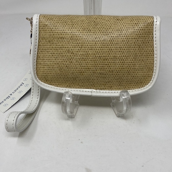 Dooney & Bourke Tan and White Woven Bag - Picture 3 of 13